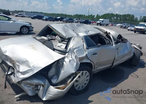 2011 Ford Crown Victoria Police z USA, uszkodzony, nr VIN 2FABP7BV2BX125582